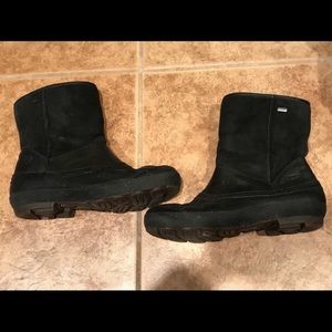 Ugg mid waterproof/snow boot size 8